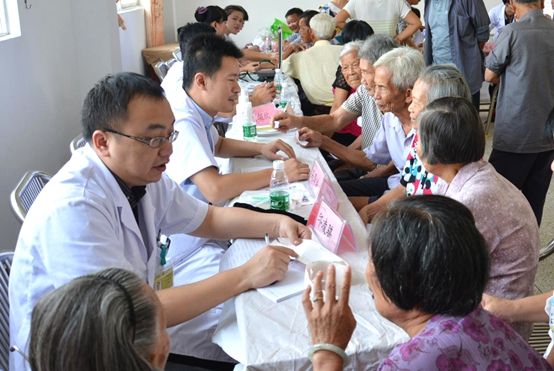 康美醫院舉行“服務百姓健康行動”義診活動